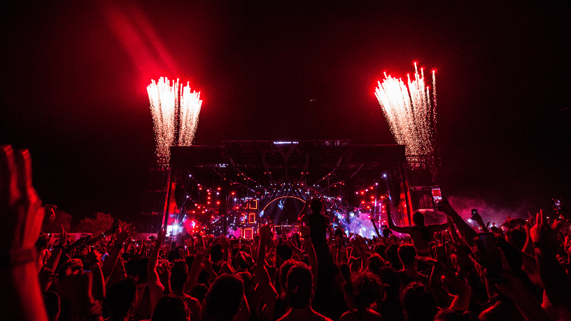 Dua Lipa Encanta o Brasil com Repertório Especial na Turnê Radical Optimism Brasil