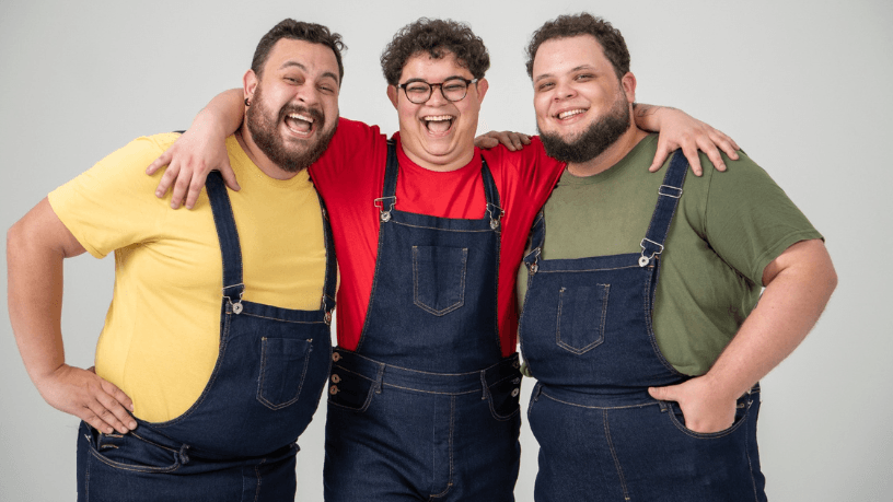 O grupo de comédia Os Três Porquinhos chega à Non Stop para ampliar o humor irreverente no casting da agência.