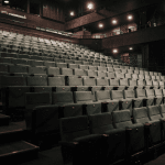 Claudia Raia estreia peça sobre menopausa no Rio e compartilha experiência pessoal