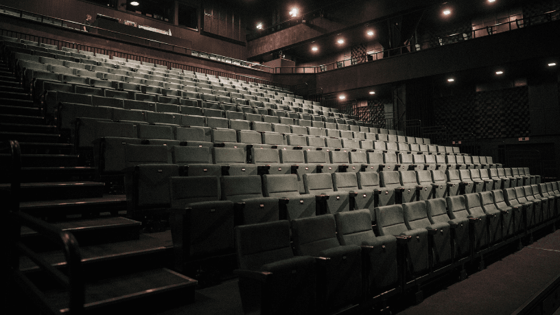 Claudia Raia estreia peça sobre menopausa no Rio e compartilha experiência pessoal