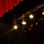 Fábio Porchat em Campinas: espetáculo “Agora é Que São Elas” destaca humor inteligente e crítica contemporânea