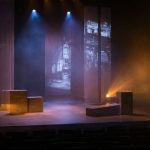 Teatro moderno e questões contemporâneas: como os palcos refletem os dilemas da sociedade atual
