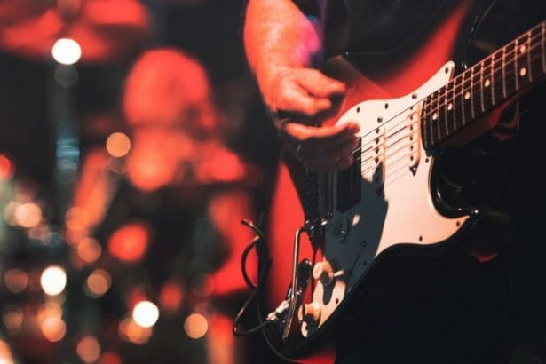 A Resiliência do Rock Nacional e a Nova Dinâmica de Consumo da Informação Musical no Ambiente Virtual